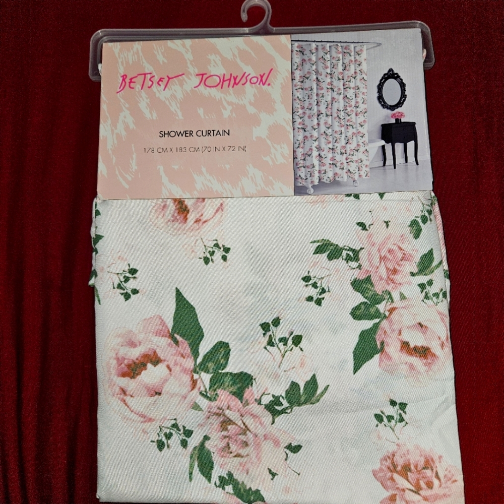 Betsey Johnson Blooming Roses Cloth Shower Curtain.  NWT